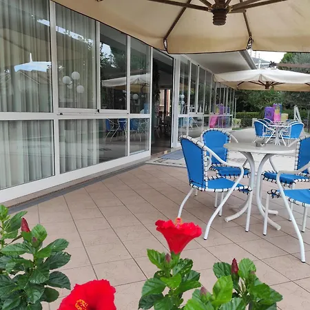 Aparthotel Quadrifoglio *