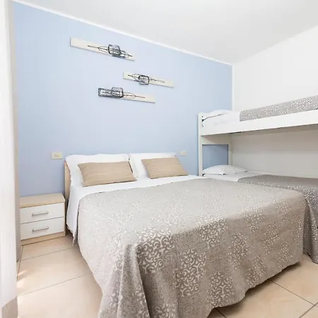 Aparthotel Quadrifoglio 4*