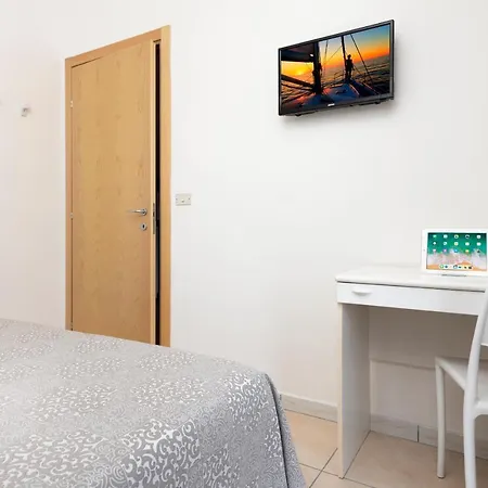 Quadrifoglio アパートホテル チェルヴィア