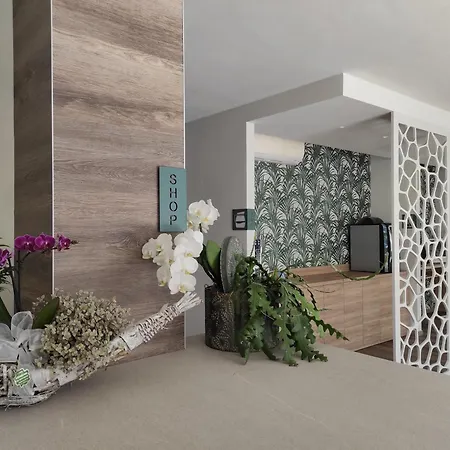 アパートホテル Quadrifoglio