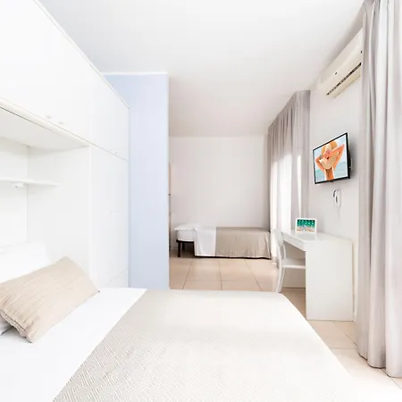 Quadrifoglio Aparthotel 4*