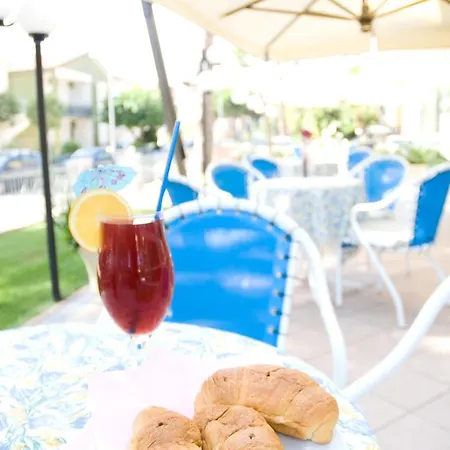 Quadrifoglio Aparthotel 4*