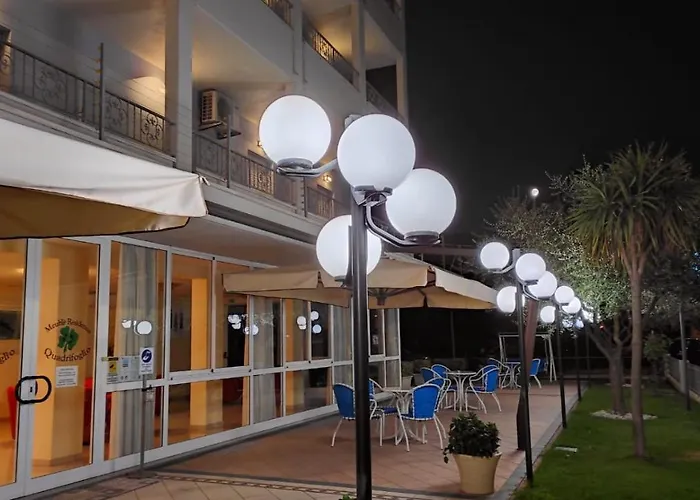 Quadrifoglio Aparthotel 4*