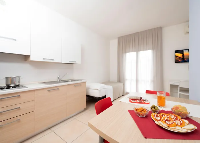 Quadrifoglio Aparthotel 4*